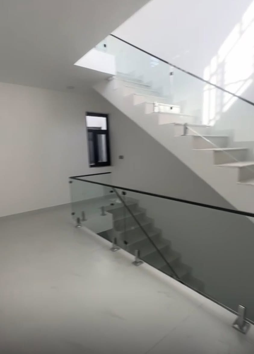 شقة للإيجار – طابق أول (زيرو)
📍 المنصور – حي دراغ
تتكون من غرفتي نوم، صالة، مطبخ كبير، وحمّام.
الشقة جديدة ولم تُسكن من قبل، موقع هادئ ومناسب للسكن العائلي.

📞 للاستفسار: ***********

#شقة_للإيجار #إيجار_المنصور #المنصور #حي_دراغ #شقق_للإيجار #شقة_سكنية #طابق_اول #شقة_زيرو #عقار_المنصور #إيجارا
