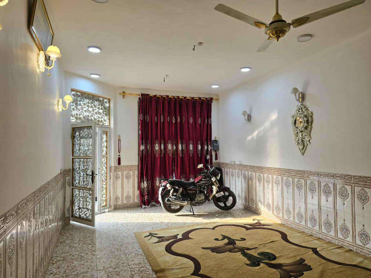 يوجد بيت طابو صرف جديد
المساحة 200م طابق واحد نوم 2
شارع 80 محيزم 4 
ورة المدارس يم الملعب الخماسي 
للاستفسار مراجعة مكتب الشارقة للعقار مقابل مسجد الرحمن الاتصال اوعبر المراسلة ***********
