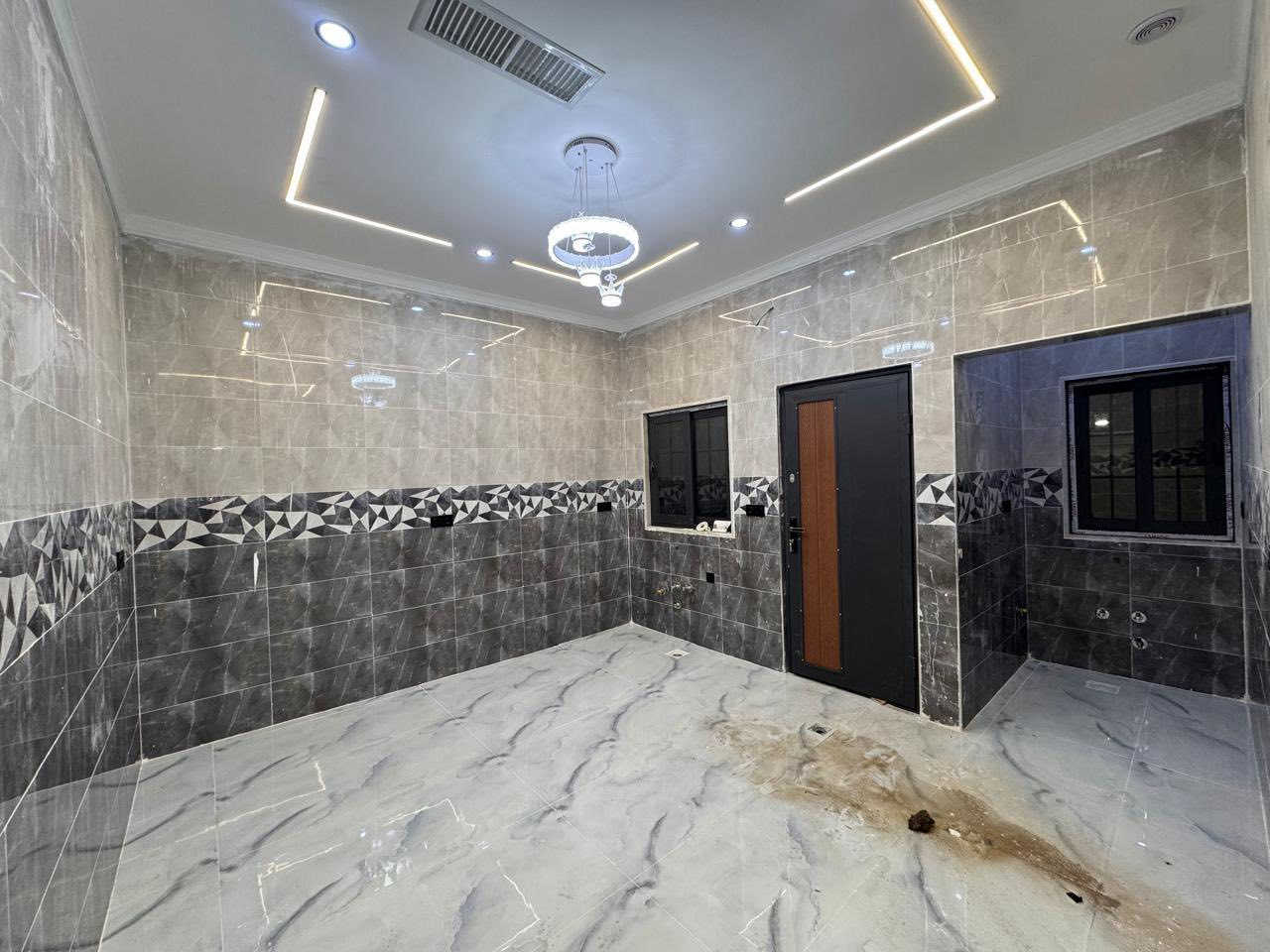 🏠دار صفر بناء حديث
   موقع مميز للبيع
~~~~~~~~~~~
البيت فول فول✔️
نظام دكت سقف مغربي✔️
دبل جام المنيوم✔️
~~~~~~~~~~~
طابو ملك صرف✏️📋
~~~~~~~~~~~
📐المساحه:110
📐الواجهة :-8م
شارع  10م
~~~~~~~~~~~
📍الموقع :طريق بغداد قرب جبهه تركمانيه 

~~~~~~~~~~~
💸السعر :علق تم يوصل السعر
~~~~~~~~~~~
يحتوي الطابق الاول على:-
كراج +مطبخ+استقبال
غرفة +صحيات 
~~~~~~~~~~~
يحتوي الطابق الثاني على:-
هول +صحيات + 
غرفتين نوم
~~~~~~~~~~~
~~~~~~~~~~~
للاستفسار اكثر الاتصال على
***********📱
~~~~~~~~~~~
نستقبل جميع العروض 
🏠السكنيه  🏛️التجاريه
مكتب عدن بدايه سايدين عدن مقابل مجمع جوهره
