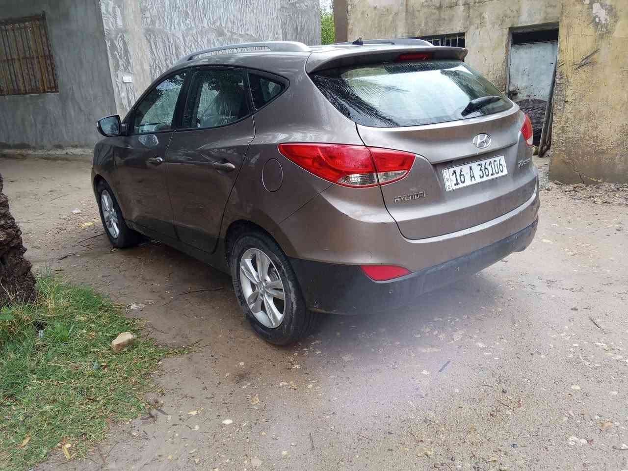 سلام عليكم توسان 2013 خليجي مكفوله كفاله عامه مكينه مامفتوح  رقم قادسيه انكليزي 
مكان السياره بابل نيل  السعر 135 او بيه مجال   ***********.
