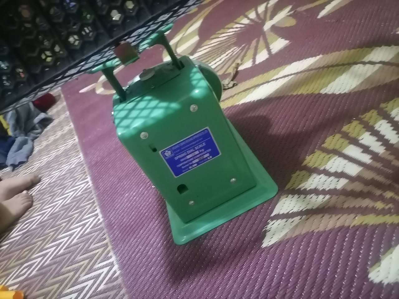 ميزان فيتنامي للبيع الوزن 10كيلو السعر 20مستخدم اسبوع فقط غراضه كامله وياه***********
