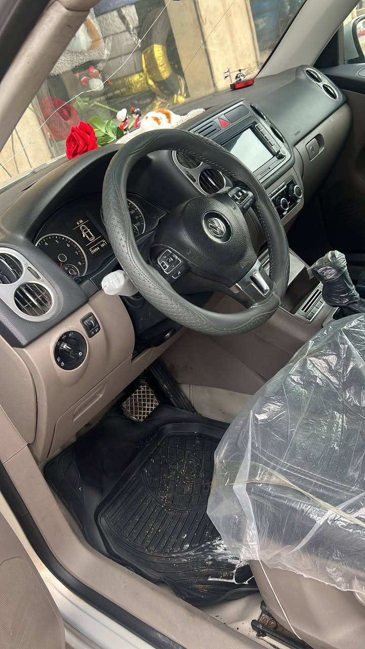 سلام عليكم سياره البيع فولكس وكن تبكران موديل 2011 سنويتها 2029 ينتهي  سياره حلوه  سعر 85 بيها مجال رقم بصره رقم تفسار  ***********
