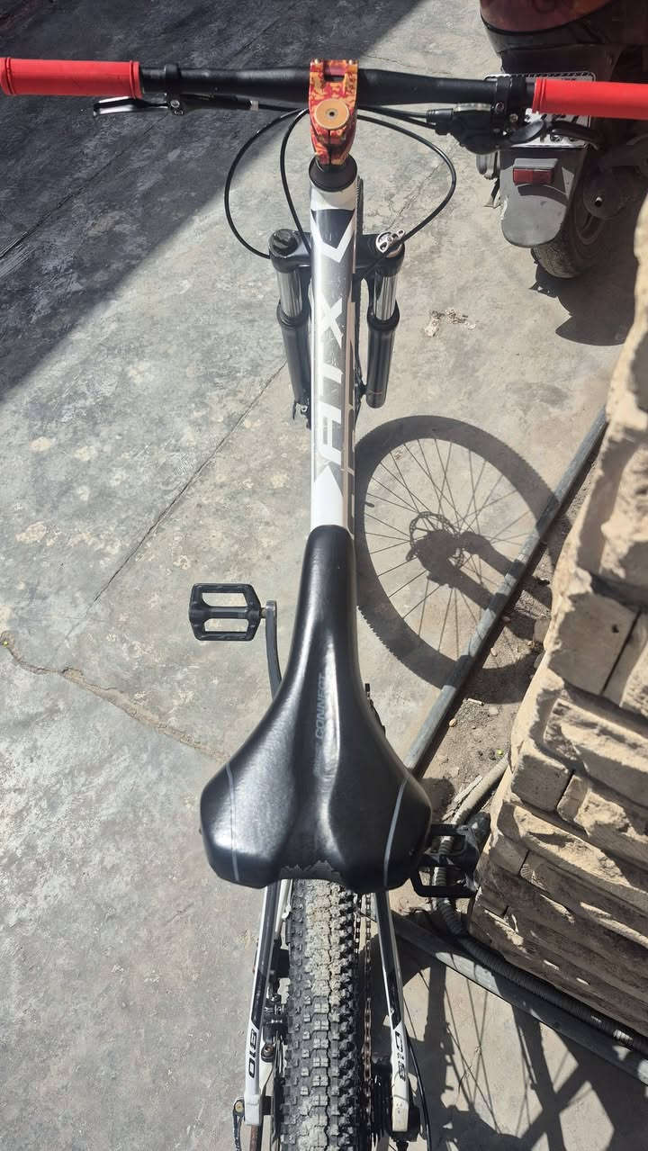 GAINT ATX
السلام عليكم 
بايسكل جاينت للبيع 
موديل 2022 
سستم التوس حديث 1*9
بريكات شيمانو هيدروليك 
قياس الويل 27.5
حجم الفريم M
ختم واحد كامل gaint 
سعرة 300 الف دينار وبيه مجال للشراي


**إذا كنت صاحب هذا الإعلان وتريد حذفه لأي سبب، رجاءا أرسل رسالة إلى الدعم الفني**