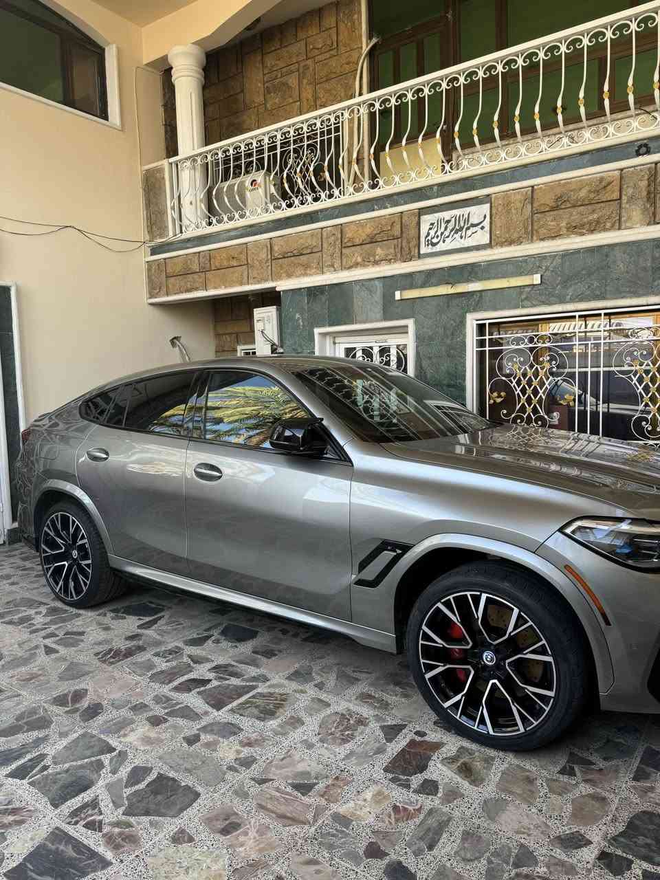 السلام عليكم.
BMW X6 m power.  
Competition 2022
للبيع 
***********
