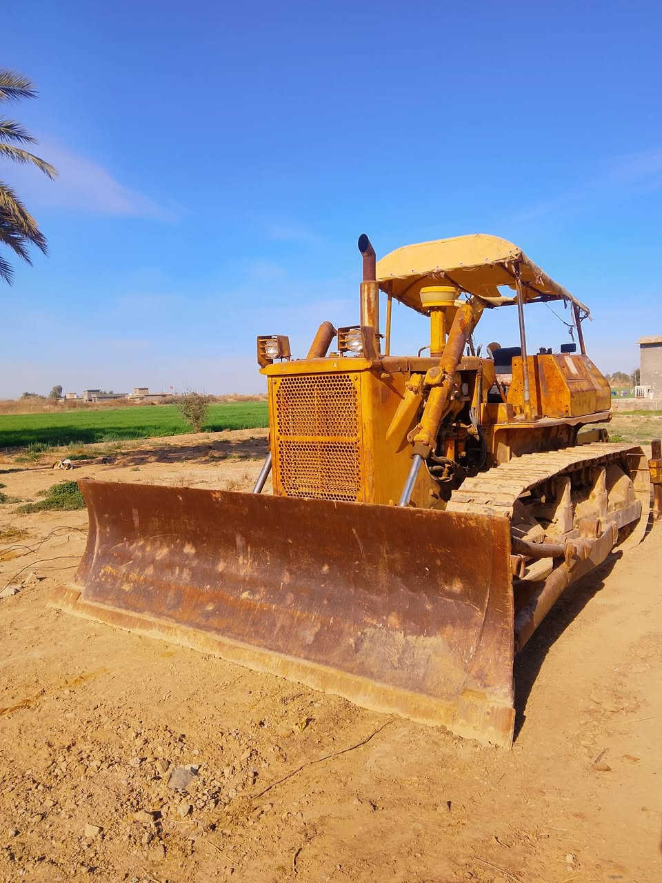 #السلام عليكم
للبيع بلدوزر موديل ٨٦ حجم ٦٠كير محرك مكفول 
المكان بغداد النهروان 
الاستفسار رقم 
‏‪0780 472 3500‬‏
