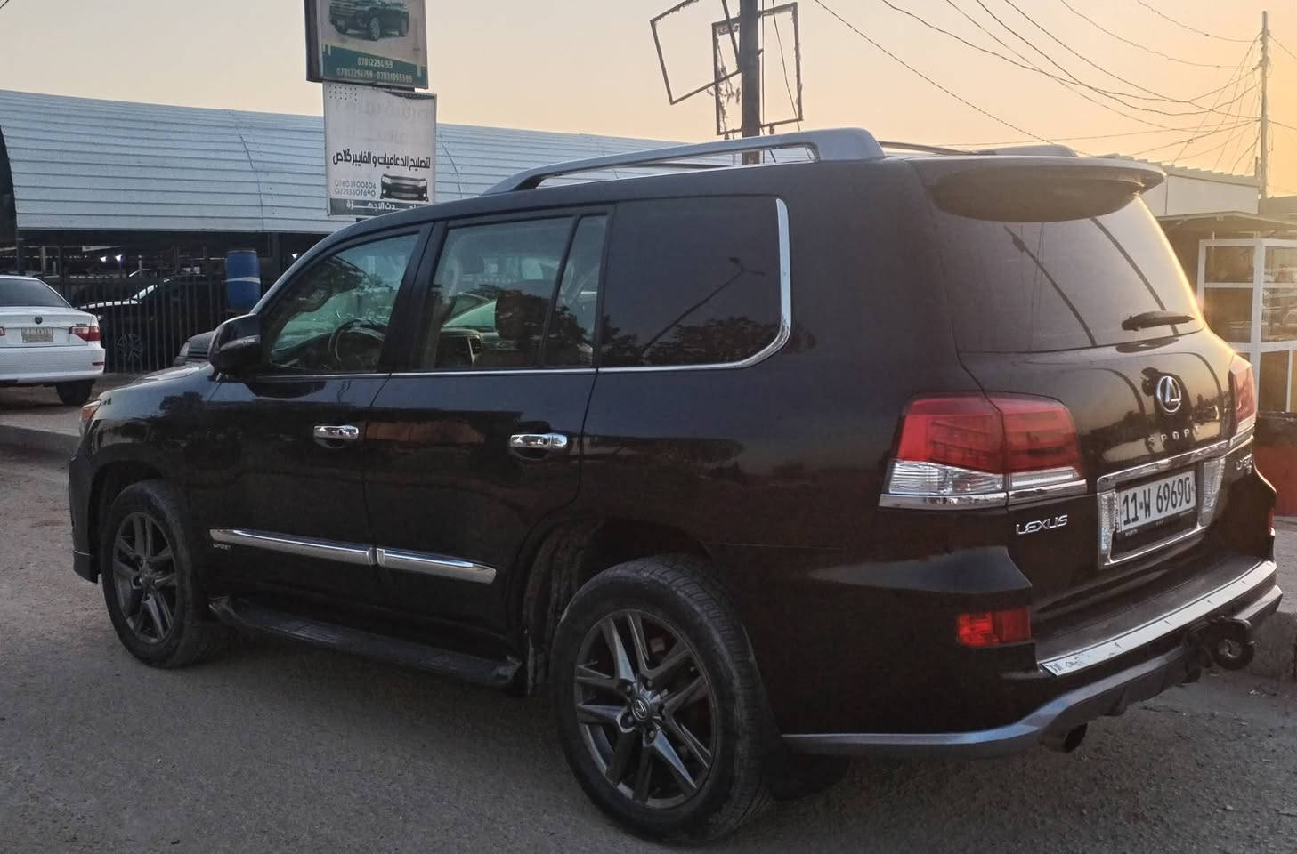 سلام عليكم
لكزز 2015 بريم فول واحد ع واحد 

مكينه كير حداديه تبريد جاهزه ع آخر حبايه 

كفاله من الفتح والتبديل والصبغ 

رقم بغداد مميز 

السعر 380
للأستفسار ***********
