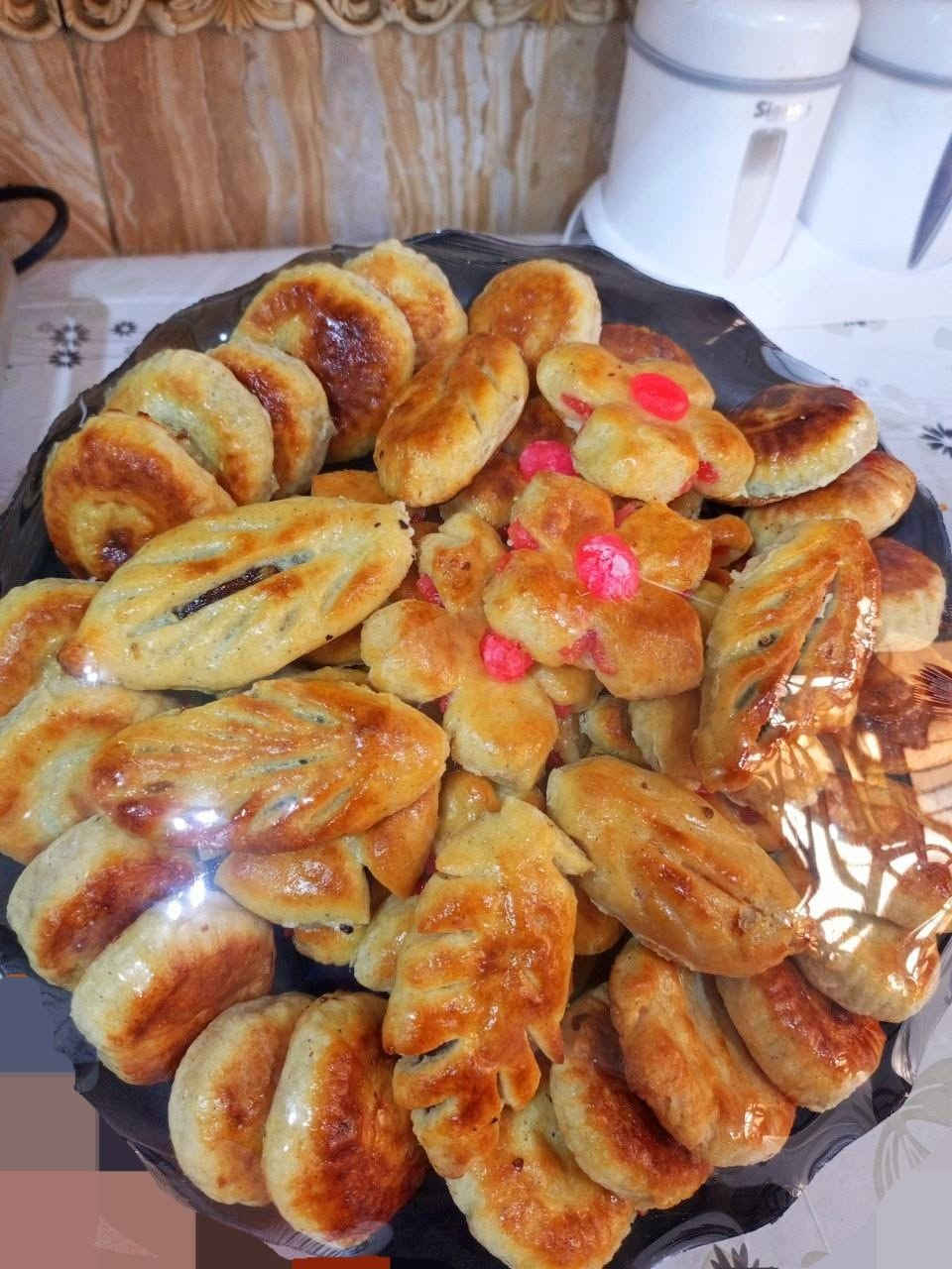 كليچة امهاتنا وبريحة الهيل الفرش بحشوات مشكلة تمر وجوز ومبروش  وحلقوم واذا تحبون السمسم اضيف اني مااحبة تجيكم حارة وتازة لأن من النوع مااحب التجميد احب شغل يوم بيومه للطلب الحجز قبل يومين


**إذا كنت صاحب هذا الإعلان وتريد حذفه لأي سبب، رجاءا أرسل رسالة إلى الدعم الفني**