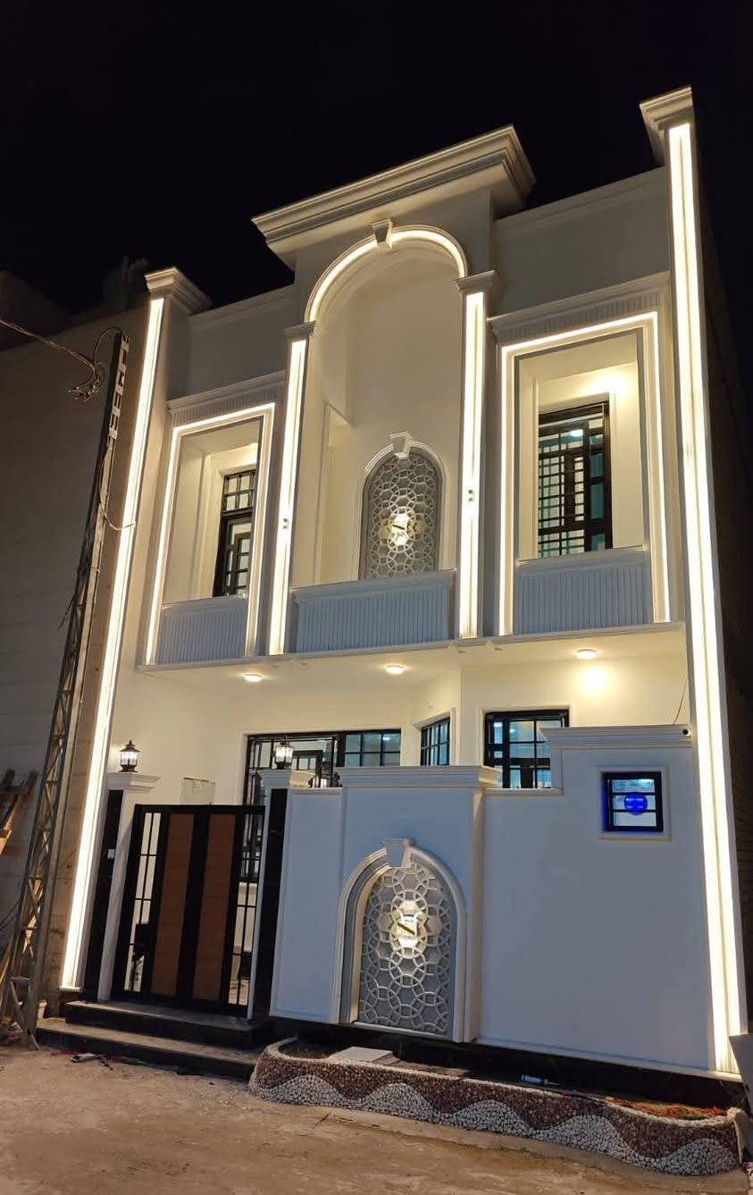 اللهم صلي على محمد وال محمد
يتوفر بيت للبيع مساحه 100  متر 🥰طابقين طابوك في كربلاء مجمع انوار كربلاء قرب مدينه العاب سندباد الي تكون قريبة من نفق الأمام العباس ع قريب من مجسر باب طويريج#🥰
بناء درجه أولى من كهرباءو ماء وصب البيت مخده مواد درجه أولى 🥰
منطقة سكنية تتوفر فيها جميع الخدمات تبليط  
يتكون البيت من 4 غرف و 3 مجاميع صحيه و استقبال و منور ومطبخ  و بيتونه وتانكي وماطور ومغاسل وسخان 
طابو زراعي قرار محكمه سند 25 كاع ملك صرف 
اقل ربع ساعه مشي للأمام ع 
للأتصال او واتساب ***********
*********** كربلاء, العراق
