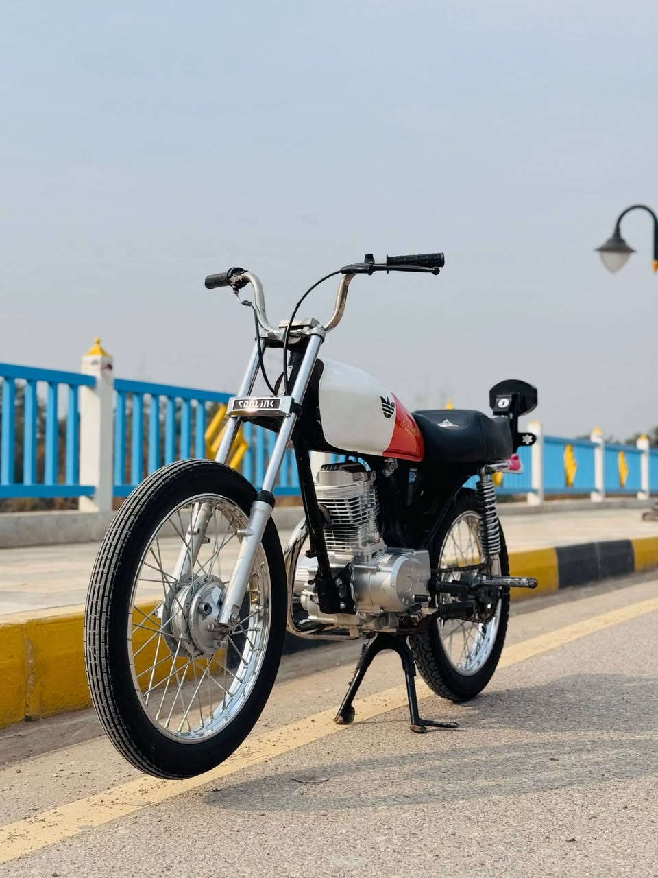 سلام عليكم شبابنه دراجه للبيع نامه شلامجه مكفوله كفاله عامه
أوراق أصولي شاصي ٢١ تعميره ٢٥
وذا تسولف ع النصبه كدام عينك
 شلعه ومعدل شرط ما زماط
سعر ٩٢٥ وبيها مجال مكان ناصريه قضاء قلعة
رقم***********
