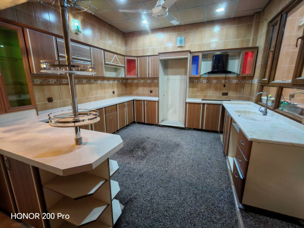 کەوانتەری تورکی باڵۆن پرێس 
جۆن بوێت وا جاک ئەکرێت 
دوو تاک دووتاکە 
مرەشەحێکی لۆکی  لەگەڵە  
بەسعرێکی کەوانتەرێکی حازری ئەیفرۆشم 
کەمترین نرخ 
*********** السليمانية, العراق
