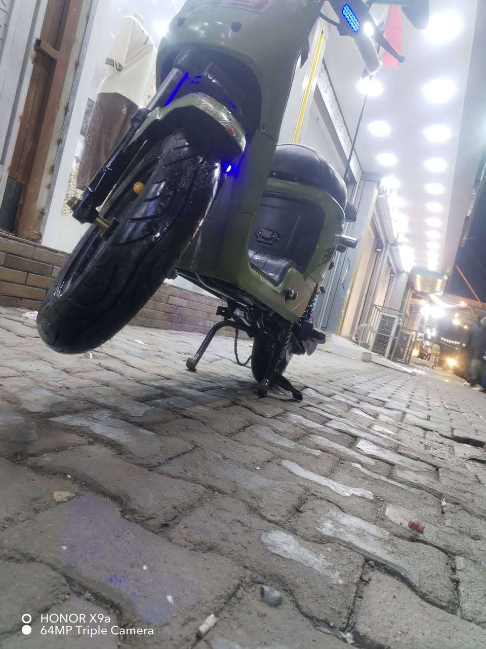 سلام عليكم درجه شحن للبيع ار9مستعمل قليل  اللاستفسار مراسلة الصفحه ***********
🚩5 بطاريات دبل
🚩ويل
🚩كب
🚩حدا
🚩قوى
🚩حديد
🚩تایر جوبس
🚩البصمة + السويج
🚩بلوتوث سماعة 1
🚩قاعدة تلفون + شحن
🚩سرعة
🚩99 الحقيقي
🚩لايت عدسة 
🚩نشرة
🚩جانبية 
🚩4 سرعات درجه نضيف جدا
