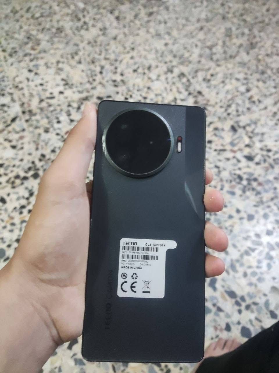 تكنو كامون 30 برو 5g مو العادي ذاكره 256 رام 24 بطاريه 5000 أِلاف شاشه 144 هيرتز ببجي 90 فريم  معالج دايمنت ستي 8200 كامره عملاقه من سوني بصمه مدمجه بالشاشه نظافه 100٪ فقظ كارتونه مكفول من كلشي للبيع أَو مراوس يجهاز أَقل منه بفرق السعر 275 وبي مجال مكاني نجف الأَشرف متواجد خاص رقم ***********
