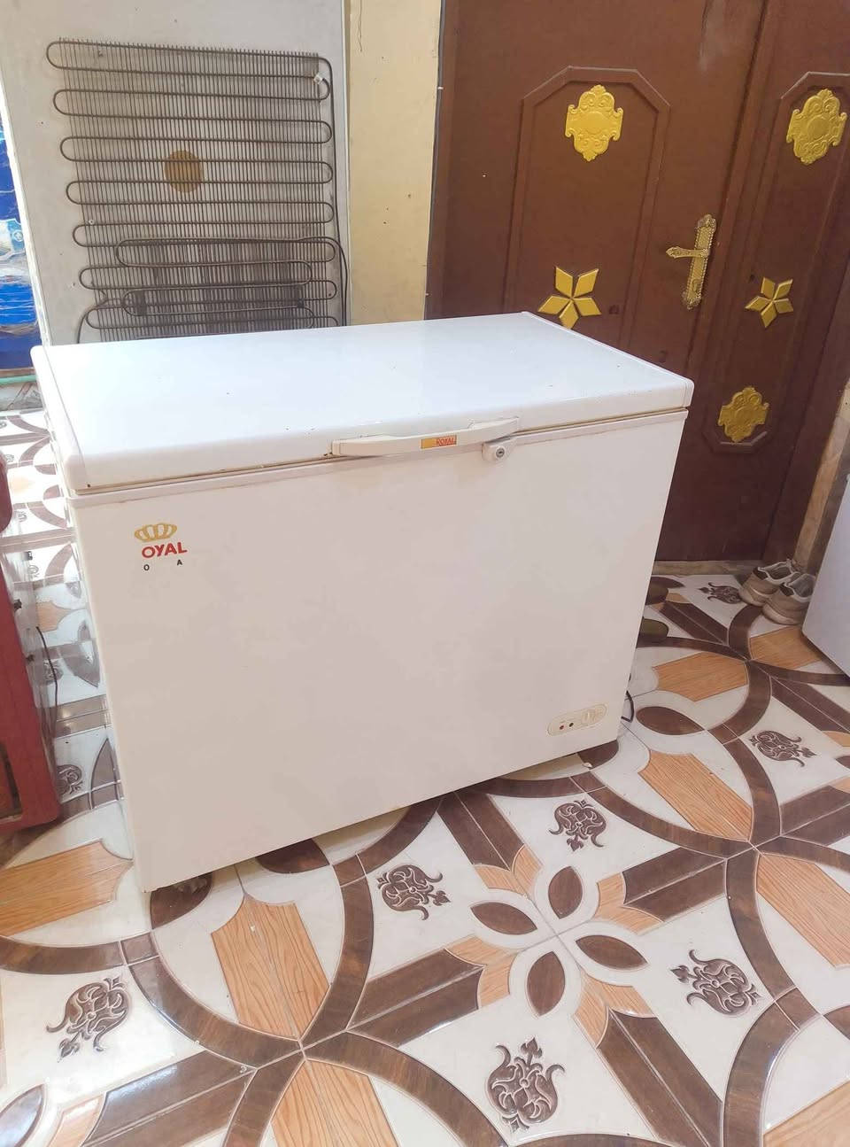 مجمده للبيع شرط الشغل سعر 175 البصره القبله   *********** Singapore
