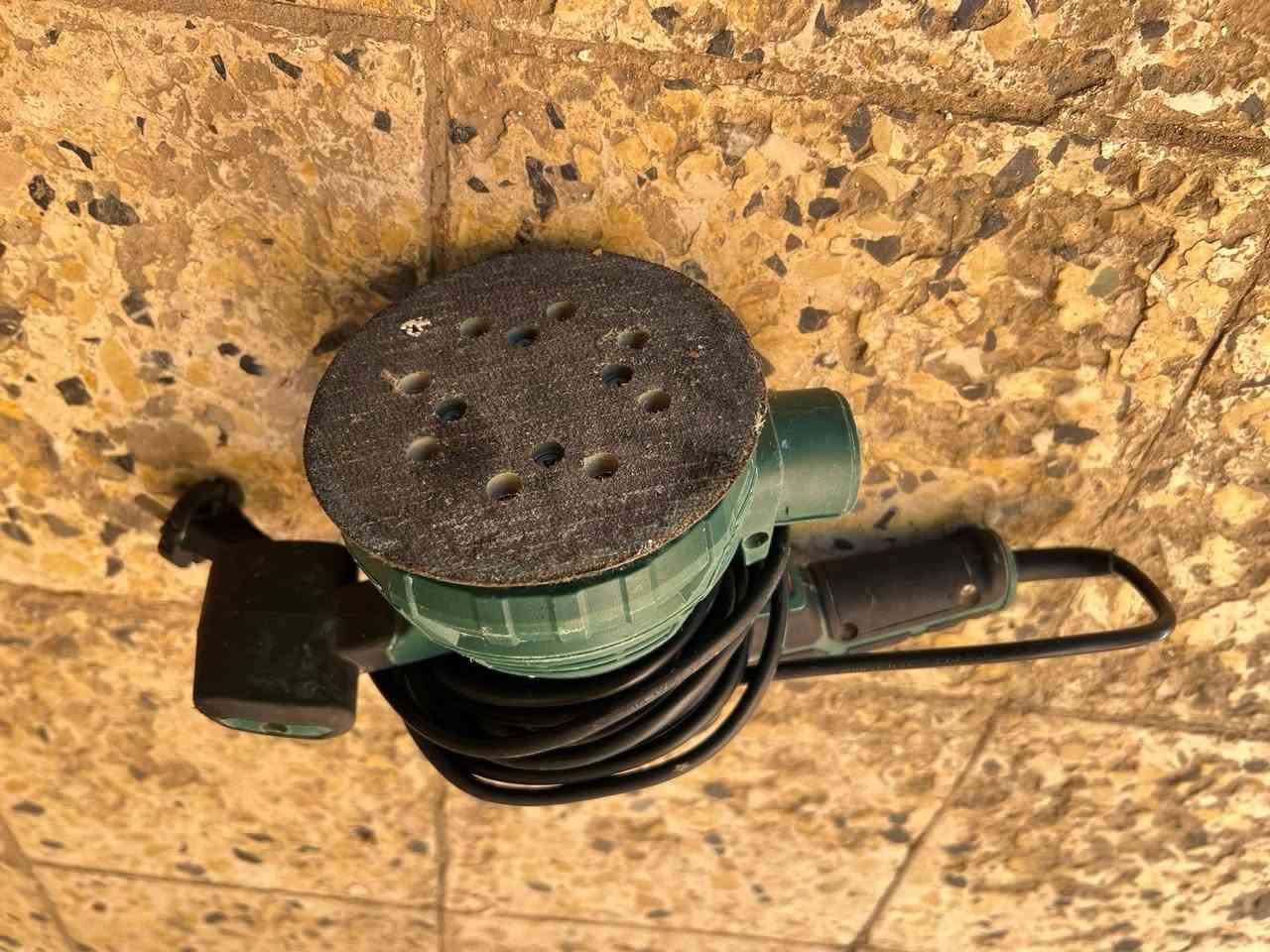 عدد للبيع قيم بما يرضي الله
كمبريسر 50L
دريل كمبريسر
كوسرة ثابته
راجز عزم اصلي من 5-25 N.M
فرطونة

للاتصال ***********
