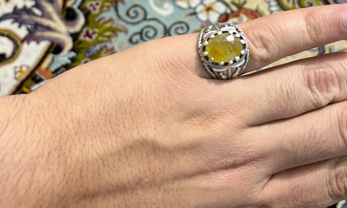 السلام عليكم 
محبسين فضه ٩٢٥ للبيع 
السعر ١٠٠ الف للمحبسين 
واذا عندك فضه مراوس تعال خاص


**إذا كنت صاحب هذا الإعلان وتريد حذفه لأي سبب، رجاءا أرسل رسالة إلى الدعم الفني**