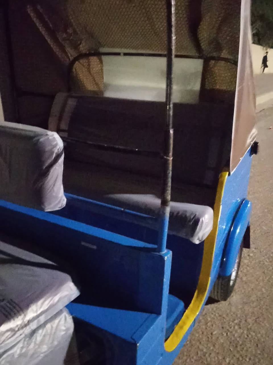 سلام عليكم شباب تكتك موديل 20 شهر 12 رقم وسنويه تخم تاير كاعيات مسجل مكينه مفتوحه لا تنقيص ولا تبخير بيه صفحه صبغ ومعجون السعر 6100 وبيه مجال عنواني الكحلاء ***********
