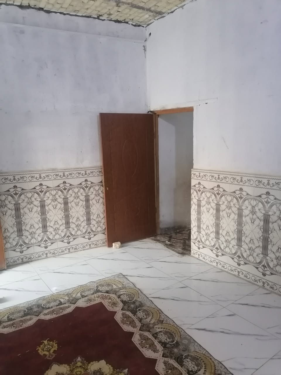 سلام عليكم
بيت للبيع مزيرعه الشمالية قرب جسر النهيرات كامل الخدمات ماء كهرباء تبليط مدرسة غرفتين ديوانية موزع هول تفاصيل اكثر تفضل خاص وبالخدمة علما يوجد بيت ثاني 
***********
