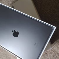 آيباد ٩ • جديد • كارتونه مسكرة