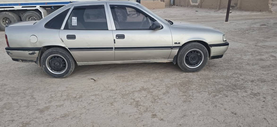 فكتره حجم 16 هزه جديه رقم جديد مسطره بسمي رقم نينوى السعر 42وبيها مجال
***********
