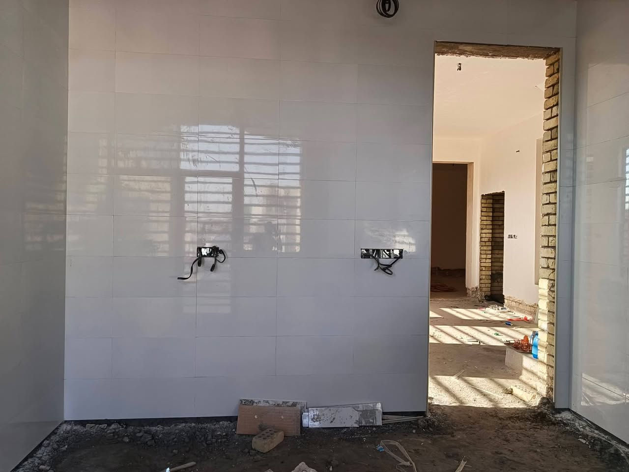 خلفة لتطبيك جميع اعمال السيراميك والبورسلين جدران ارضيات دراج ***********
