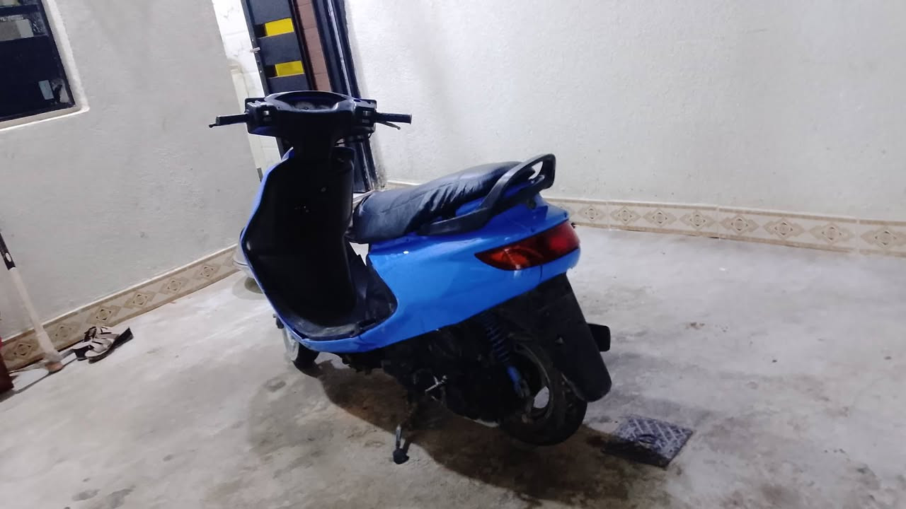 سلام عليكم دراجة فراشة للبيع مامفتوحة بلاديا كهربايات كلهة شغالة 
 مكان بصرة ابو خصيب سعر 550وبيهة مجال بصيط ***********
