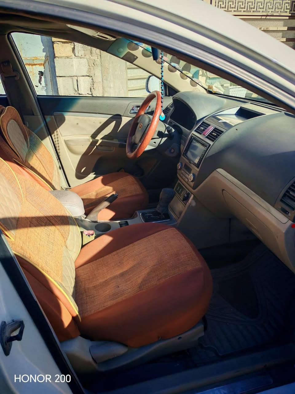 السلام عليكم.جيلي امكراند 2012.c7 .رقم انكليزي بأسمي مصبوغه حزام للجماليه گيرcvtست نمر ومحرك 1800 بلادي مامحور .فتحه ترحيب سنتر لوك .السعر50وبيه مجال .مكان السياره النجف ***********
