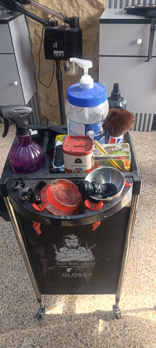 للبيع عربانتين ومكينه فيراري ٥٠الف قفلهم الي يريد هذا رقمي ***********العنوان الرشيديه
