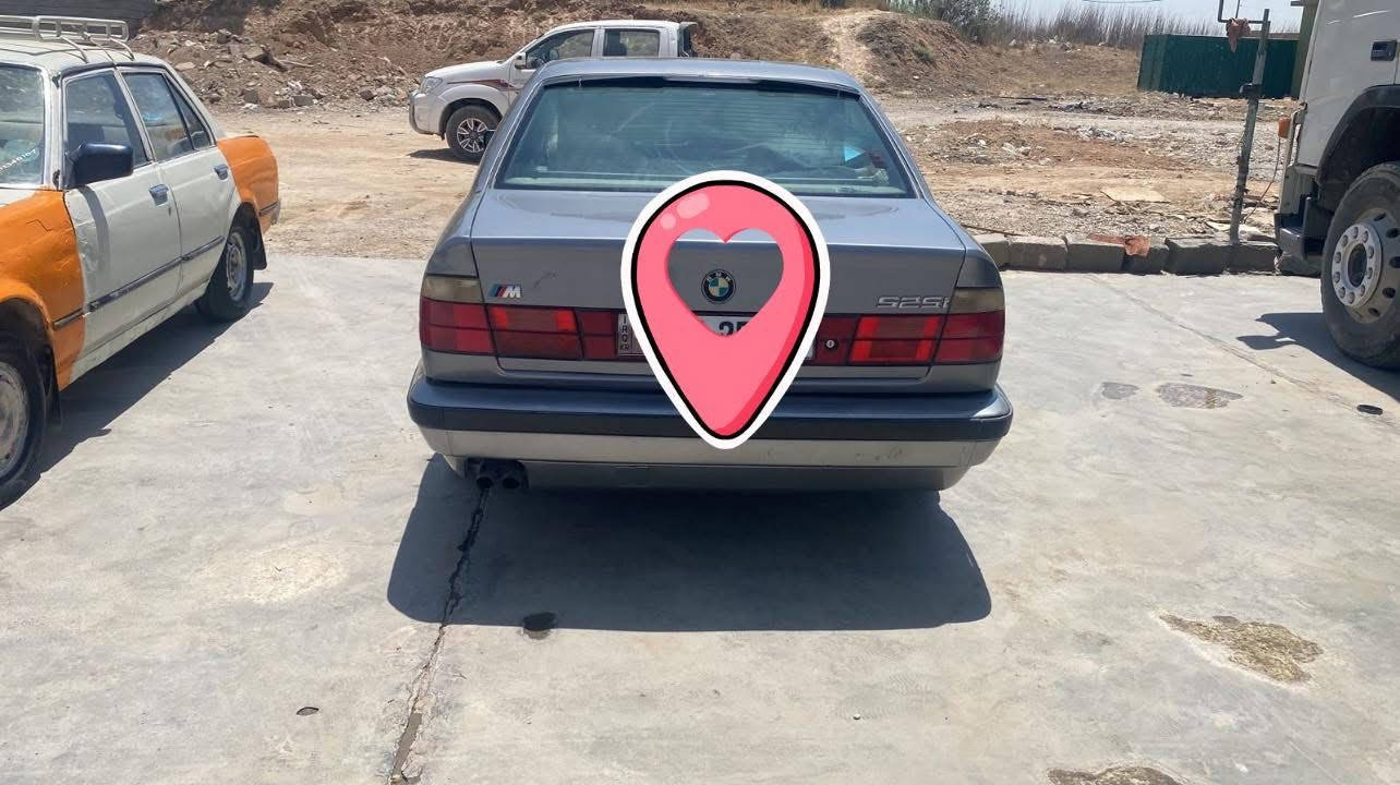 525.BM
موديل 93
فول عدا سلايت 
ضررها جامرلغ امامي طرف سايق فقط 
رقم سنويه جديد +بطاقه بانزين 
سياره مابيها نواقص جاهزه سعر 65 
***********
