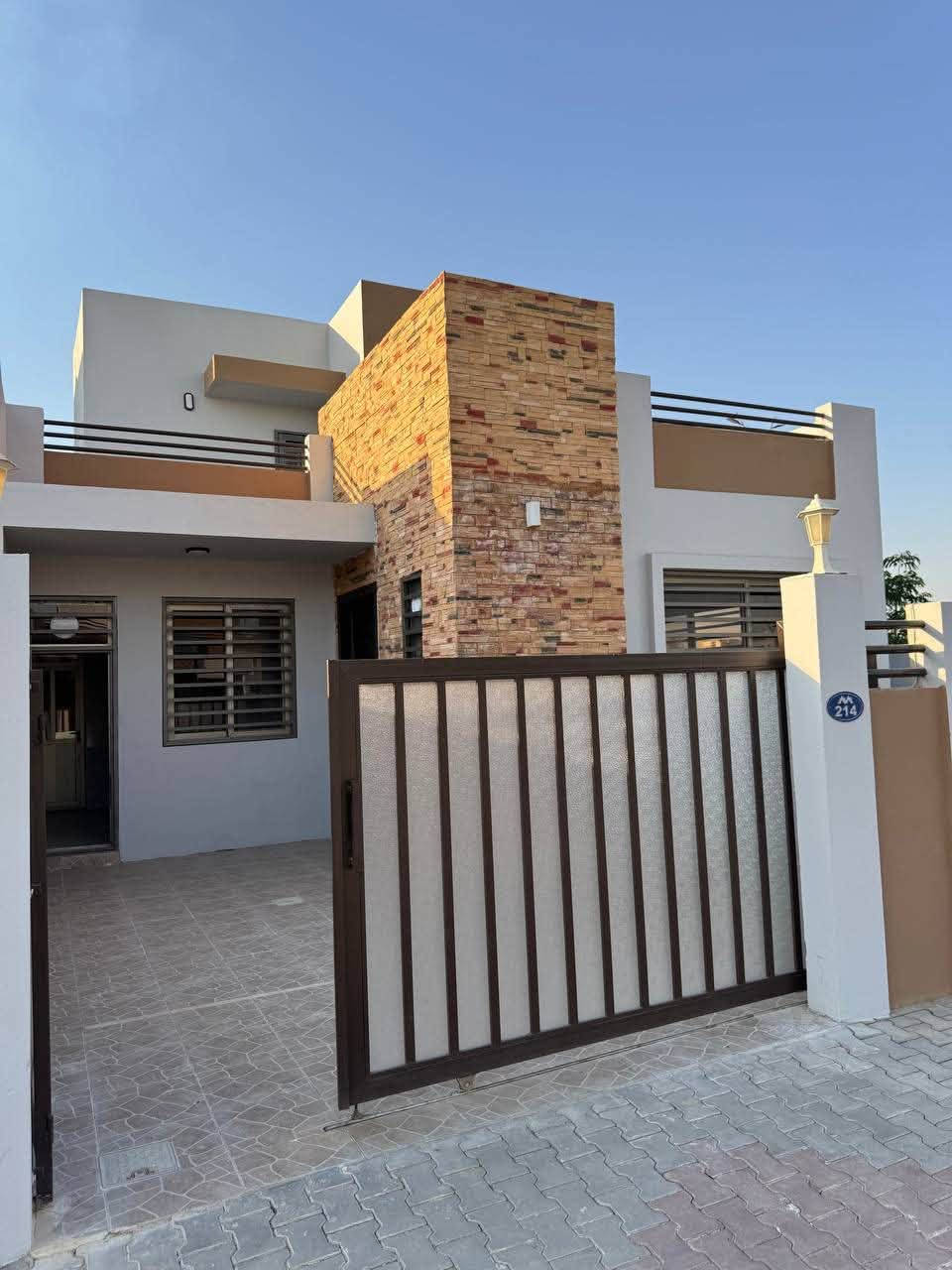 دار للبيع مجمع مدينتي السكني حي المهندسين 200م
***********📞
