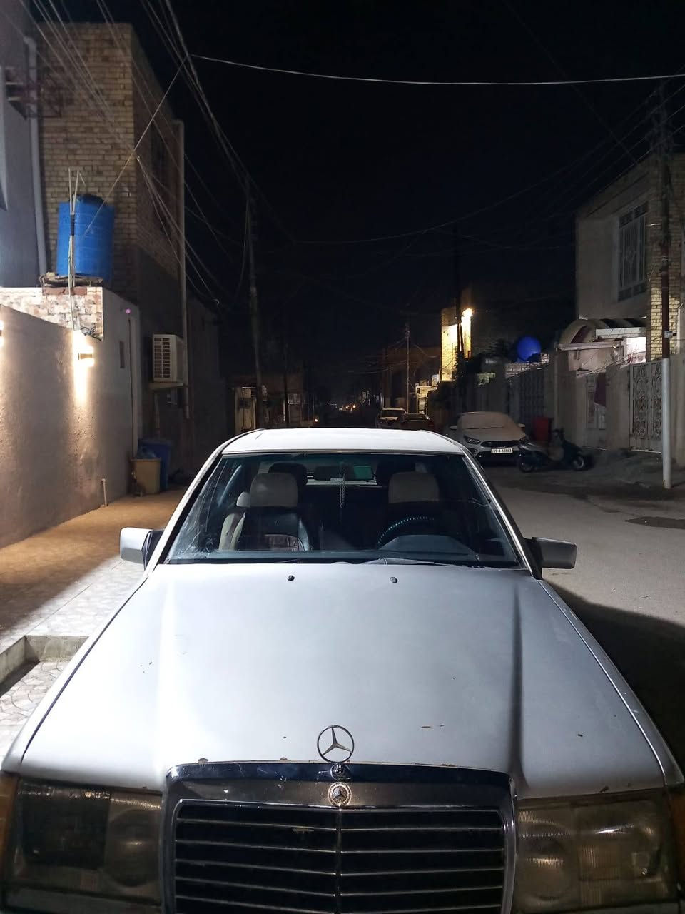 مارسدس دب رقم بغداد صدامي بسم بنيه حاليا مسافره عندي وكاله خاصه موديل1991 حاليا موجوده بميسان نقص تبريد سياره جاهزه قبل اسبوع بدلت حداديه خلفيه جديده
الاستفسار ***********
السعر45 وبيهه مجال❤️
