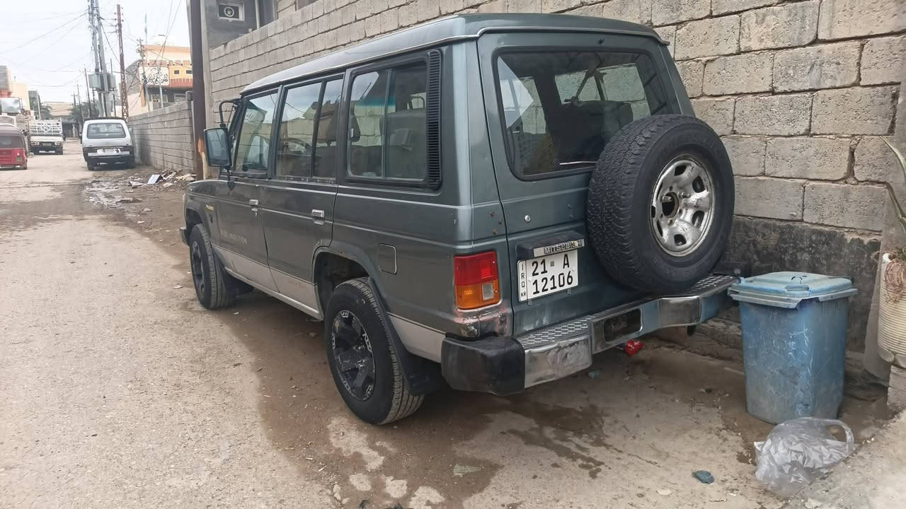 السلام عليكم باجيرو موديل ٩٠ رقم سليمانيه جديدة كلش ما متعوبه مكينه جديدة باتري جديد رقم دولي جديد سنتر لوك شغال سياره خير من الله ترايك وين متريد السعر ٥٥ بيها مجال للاستفسار الاتصال على الرقم ‏((‪***********‬‏)) ((‏‪***********‬‏))
