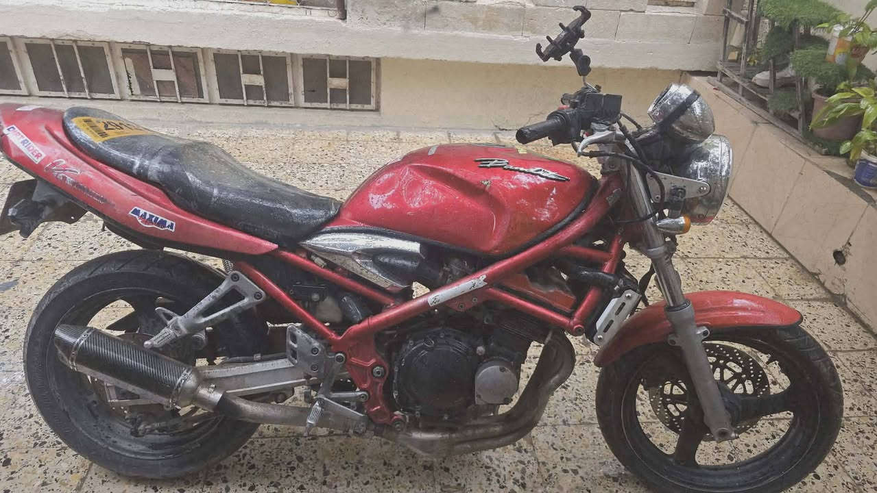 سلام عليكم مطور بانده ربع للبيع مكينه مامفتوح بي صوط فيلس سرعتو 180 
نكره سلف السعر 750وبي مجال اتصل وتدلل *********** العنون الايمن حي العامل @الكل
