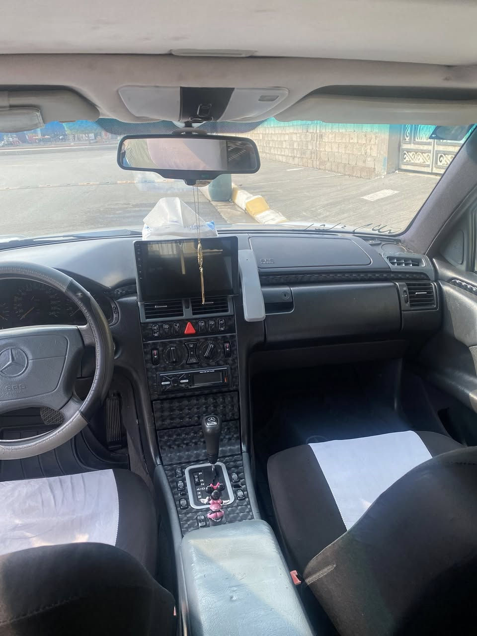 لبيع مارسيدس موديل 96 سياره جديده بسمي تحويل ثاني يوم السعر 120 وبيه مجال العنوان لانبار ***********
