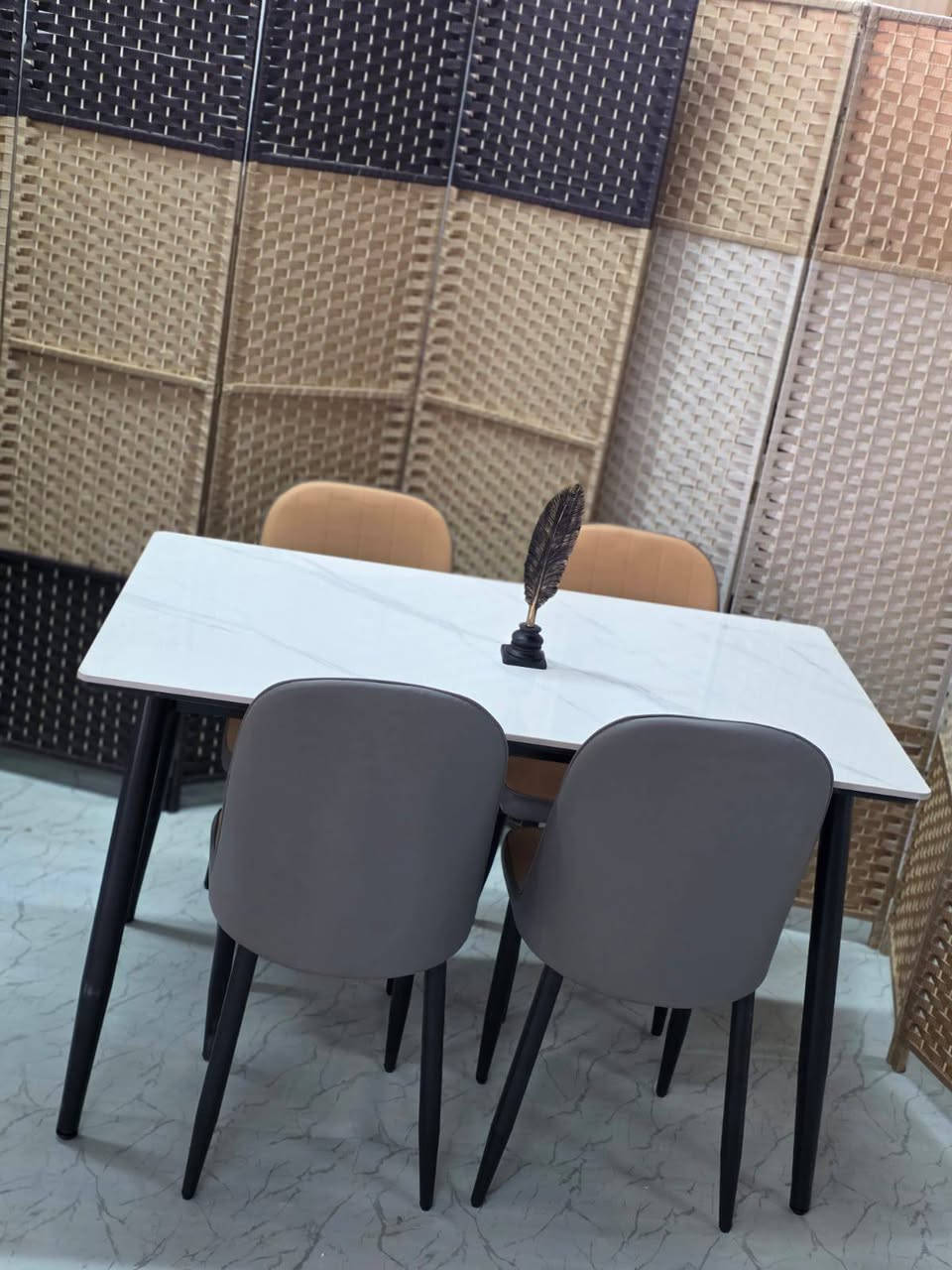 ميز طعام مرمر  نوعية ممتازة جدا 
تصميم عصري جديد وحديث لاصحاب الذوق الرفيع والتميز بيتك ويانه اجمل واحدث الموديلات الجديده نوعيه ممتازه 💯💯 

منشأ تركي 😍🇹🇷 

للحجز والاستفسار يمكنك مراسلتنا على الصفحه الرئيسيه 
وايضا يمكنك لاتصال واتساب او تصال هاتفي 📞📞
رقم الهاتف ***********

توجد خدمه توصيل كافه محافظات العراق 🚛🚛🚛🚛
