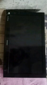 تلفزيون سامسونج مستعمل بحجم متوسط، يعمل بصورة جيدة. الشاشة صافية بدون ...