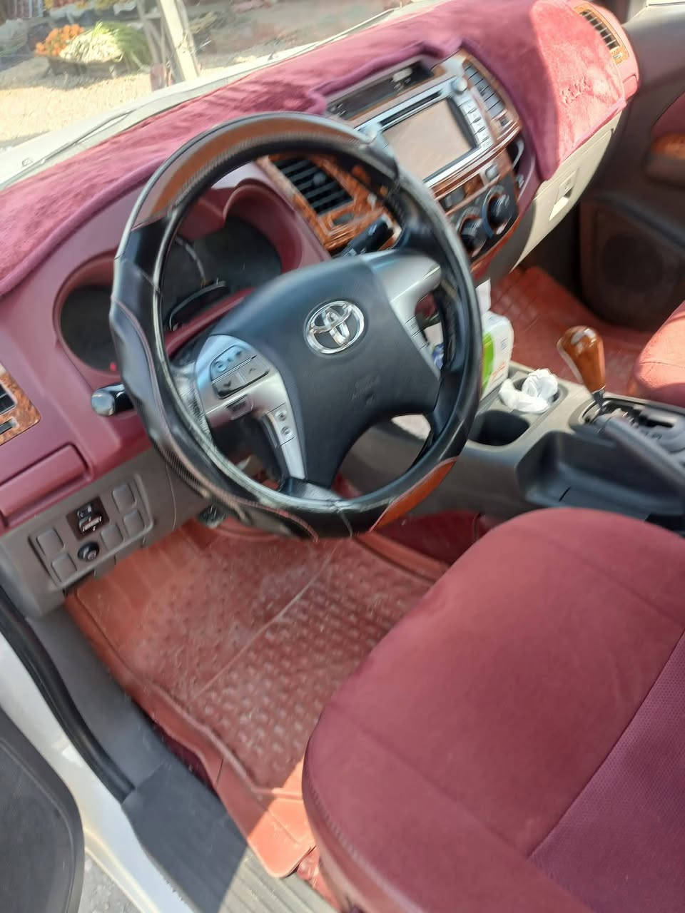 السلام عليكم هايلوكس 2014 رقم مثنى بأسمي مداور ثاني يوم شاصي19فول مواصفات اوتماتيك بيهه صبغ بالتكم الخلفيات كدام البدي وجاملغ الخلفي جهه السائق وبارد موضح بالصور باب السائق شوية والجاملغ كلشي موضح بالصور مكان ديوانية السعر183بيهه مجالل
للتواصل ***********
