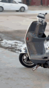 سلام عليكم دراجة بوليس الدراجة مثل مشوف بصور خير من الله موشمة بلادي التزويد البيهة موضح بصور ويل عنكبوت الدراجة ناشفة واي نقص مابيهة رقمي ***********
