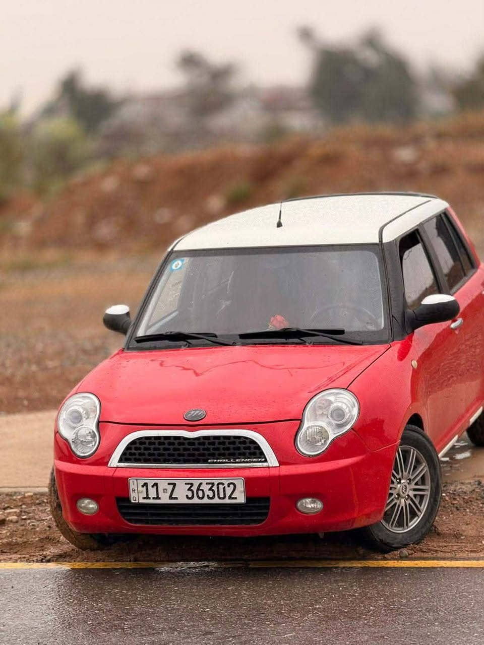 سلام عليكم.
ليفان320. موديل12.
للبيع او مراوس
لون احمر و ابيض
بيها تلث قطع صبغ بوند وجاملغ وباب
سيارة رقم بغداد
السيارة جاهزه من كل النواحي تايرات جديد دسكات جديد
السياره مصروف عليه
السعر 48
 رقم الموبايل ***********
