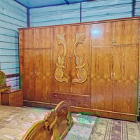 غرفة خشب • ست أبواب • بغداد