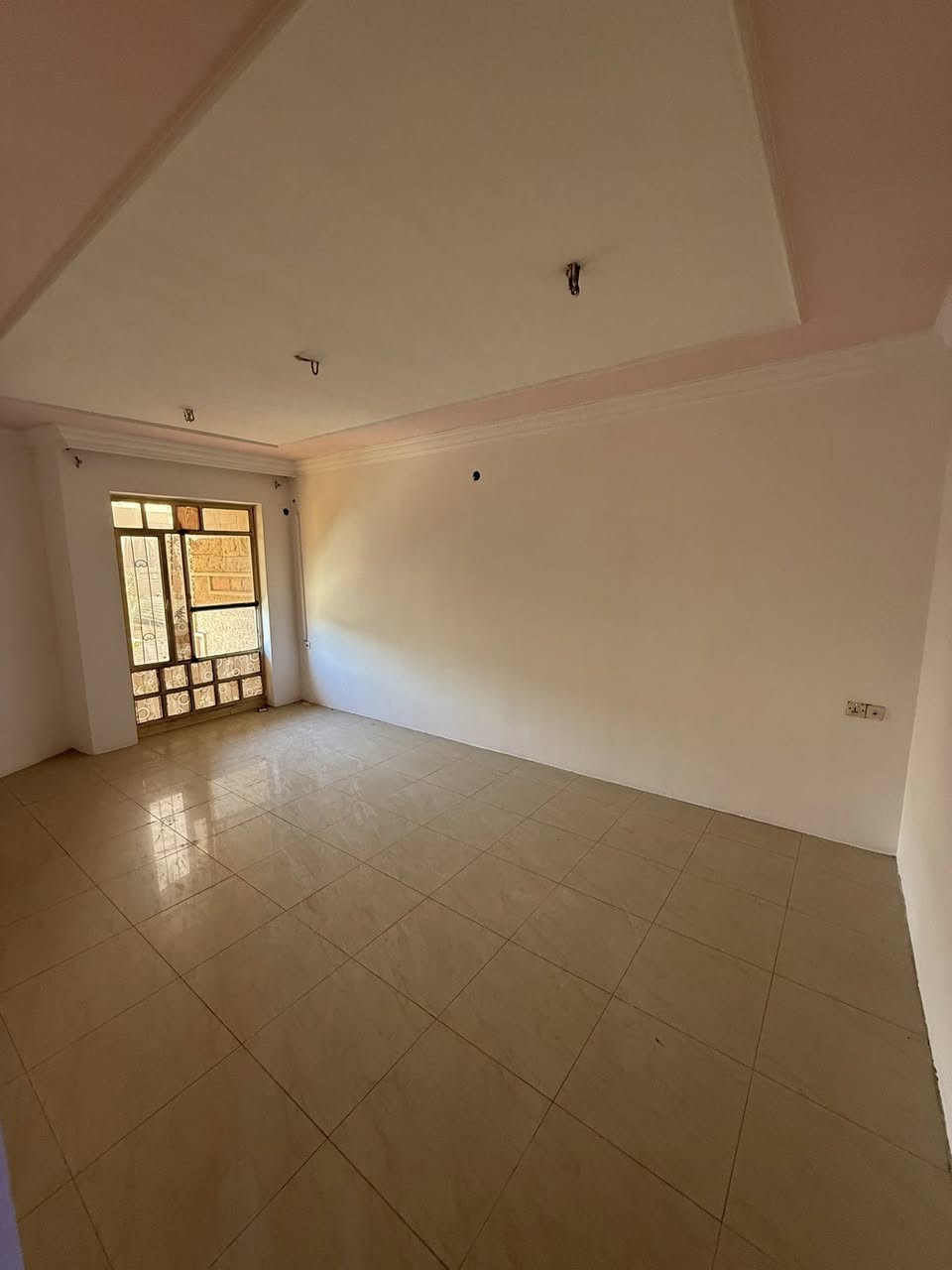 بيت ايجارر . مساحه. ١٢٠. متر. واجهه. 7ونص.
يحتوي. عله.4.  اربعه. غرف. نوم. 
مدخلين. 
استقبال. 
مطبخ. 
صحيات. العد. 2. 
الموقع. البنوك. التربيه. 
موقع. مميز. 

استفسار. 
***********
