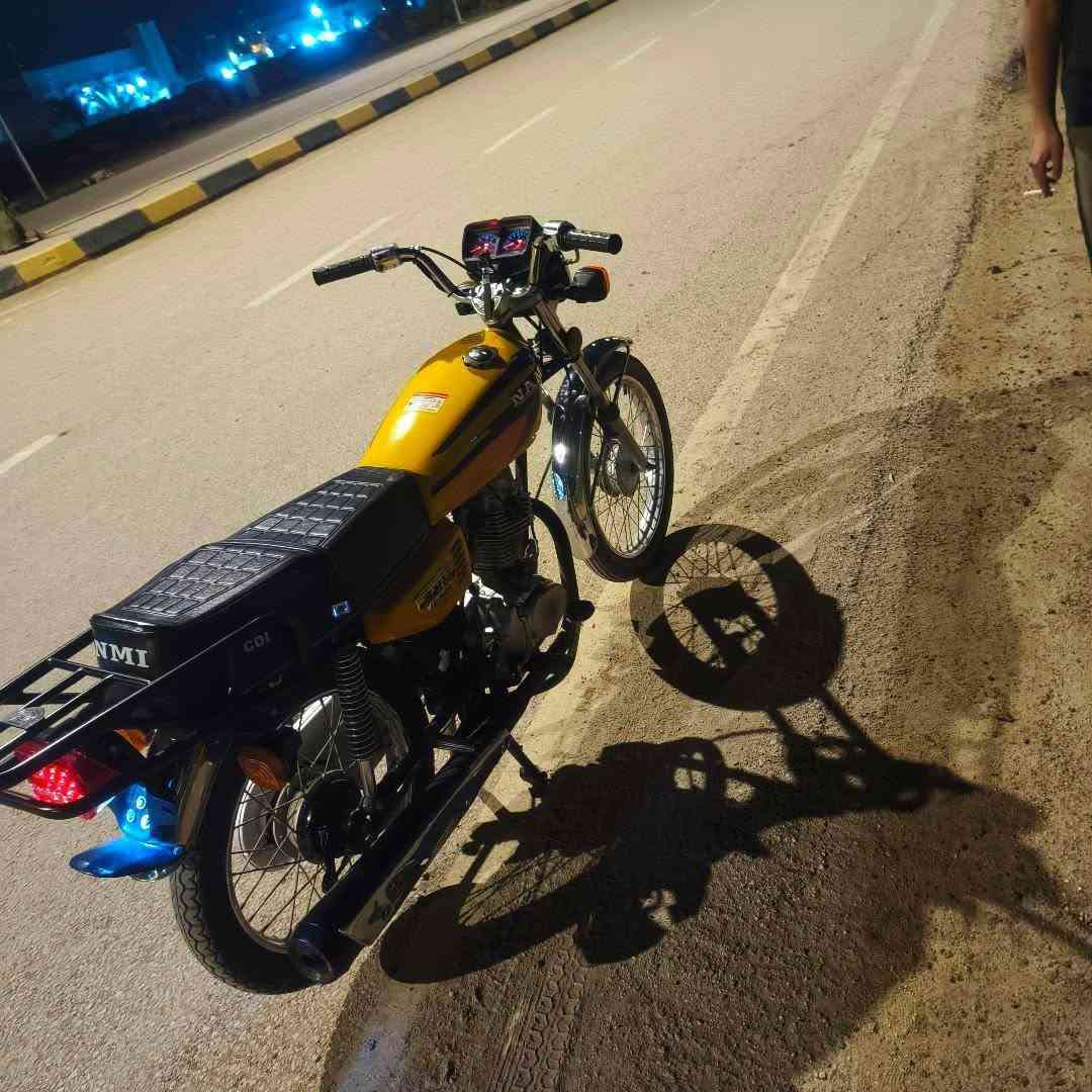 السلام عليكم دراجه نامه شاصي ارشه 21ول مكينه 23 غراض كله جديد  اوراق سكنر  مكاني حله جبله السعر 500وبيه مجال  ***********
