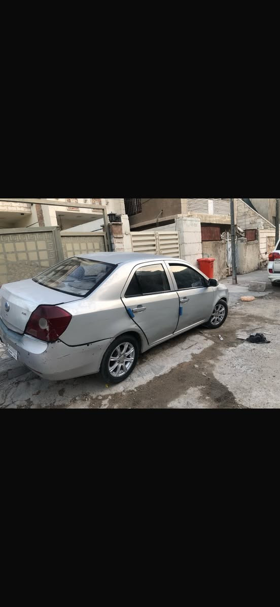 السلام عليكم مكلف بالنشر سياره جيلي موديل ٢٠١١ كير عادي تبريد ثلج سياره ابلاديه بدون نقص مكان السياره بغداد العامريه السعر ٢٥ورقه رقم صاحب السياره ***********
