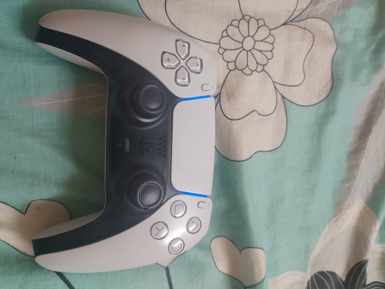 بلي 5 سلم واحد تيره اوربي نضيف فول مع يو بي اس 1800 ويا حساب بي 20 لعبه ويا قرص جي تي اي نسخه 5 سعر 800 / ***********
