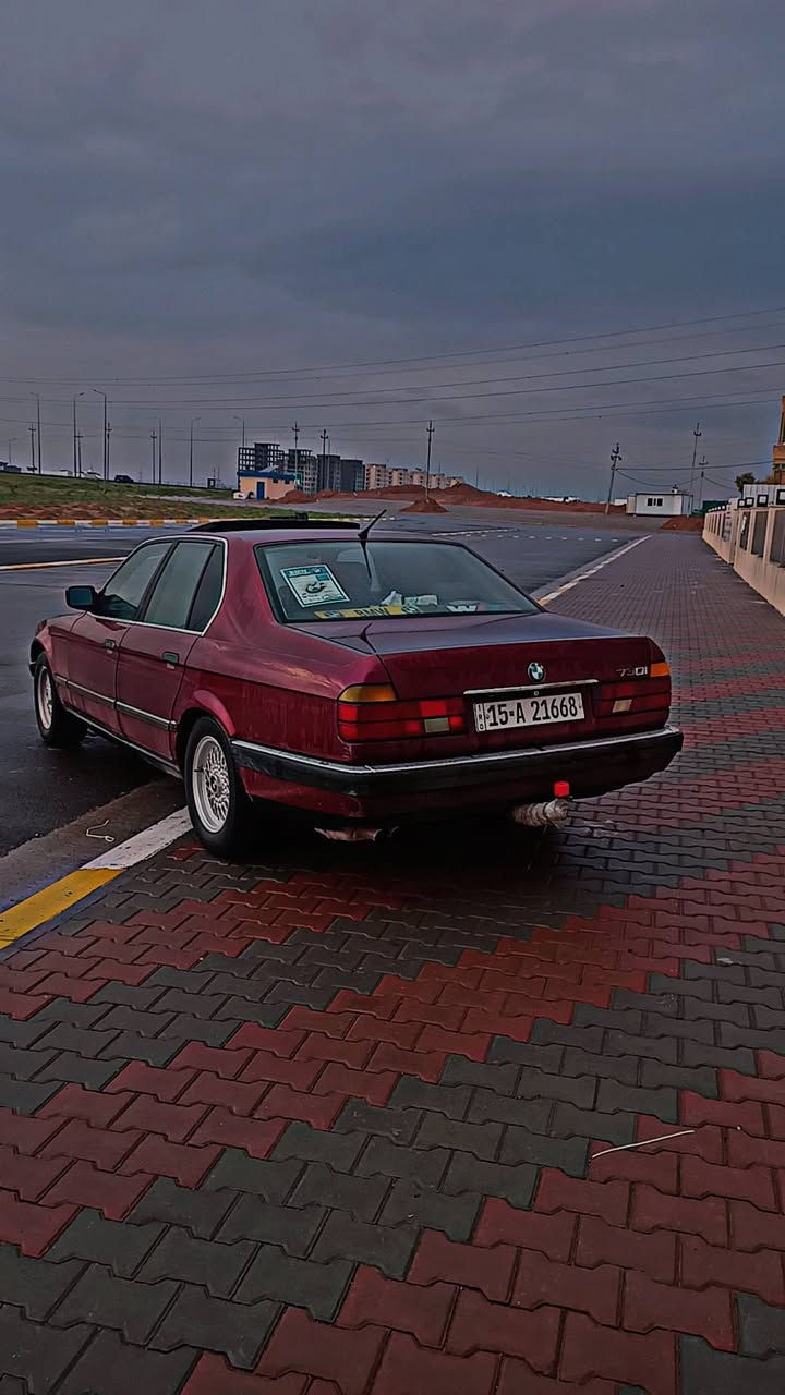 BMW 1993/730
السياره جديده ودخول جديد.. 
داخله للعراق 2009.. 
3قطع صبغ.. 
فول مواصفات.. 
دبل يرباك.. 
دبل جكمجه.. 
5بردات. فتحه.. 
تلفون.. 
كراسي جلد.. 
تخم تاير.. 
رقم انبار.. 
السعر 90وبي مجال.. 
مكان.. السياره.. اربيل: 

***********
