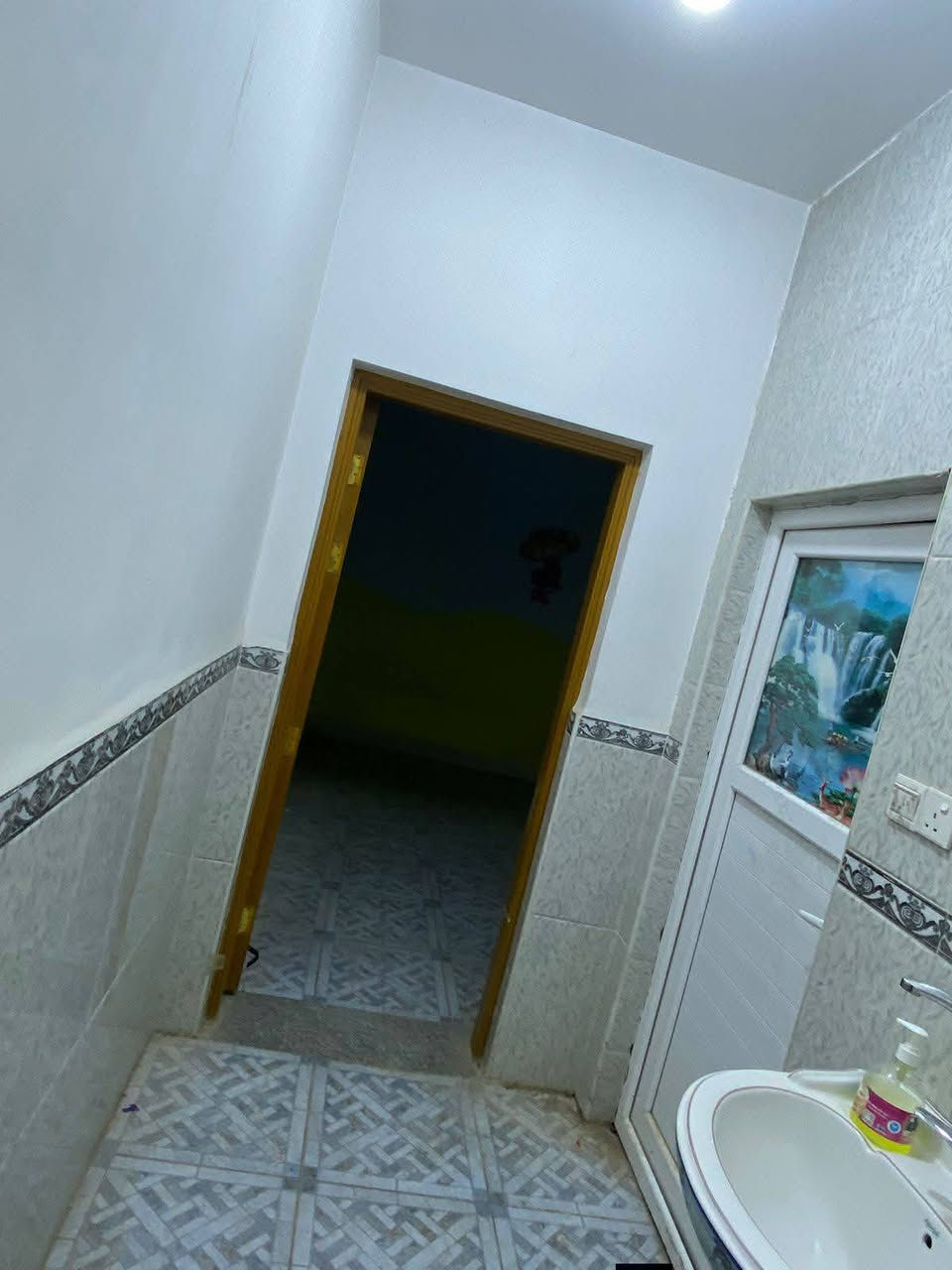 دار للايجار 
100 م طابقين الايجار 400
نجف حي الوفاء قرب منطقة الاساتذه مقابيل جزيره يحتوي. ع 3 غرف نوم وصالتين وستقبال ومطبخ وصحيات
***********
