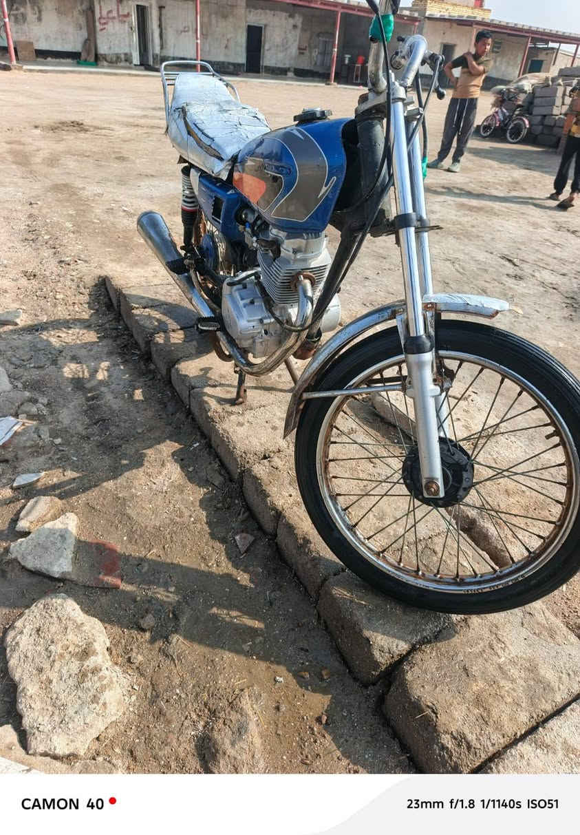 سلام عليكم شباب دراجه البيع نضيف كلش  ماعوسه شي البصرة قضاء المدينة منطقه العبره سعر راسني خاص رقم الهاتف ***********
