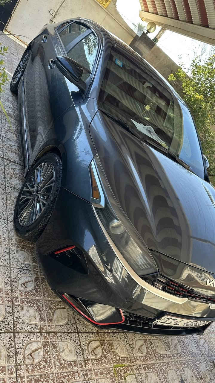 السلام عليكم ورحمة الله وبركاته.
كيا فورتي 2022 (GT LINE)
المواصفات:-
1:-بصمة
2:-تشغيل عن بُعد
3:-شاشة كبيرة
4:-انارة ترحيب
5:-لد امامي+خلفي
7:-كامرة خلفية
8:-توقف ذاتي امامي+خلفي
9:-نظام تحديد مسار
10:-نظام eco+sport+smart 
11:-قيادة ذاتية
12:-تبريد بيانو
13:-رادار جانبي
14:-مانع انزلاق 
رقم بغداد دولي باسمي تحويل مباشر
وبعد بيها مواصفات
محرك السيارة:-2000 دوش
عداد السيارة:56 الف
شادلها منظومه عدسات سعرهن 200$
تخم تاير جديد صيني درجه اولى 
حداديه جديده السياره ناعمه 
حادث السيارة تبديل (بنيد وجاملغ عكس السايق مبدل نفس اللون وكاله )  بيها بارد صغير بلهلال الخلفي بس تحكيل
سعر السيارة:-169 وبيها مجال
مكان السيارة:-بابل المسيب
رقم الهاتف:-***********
