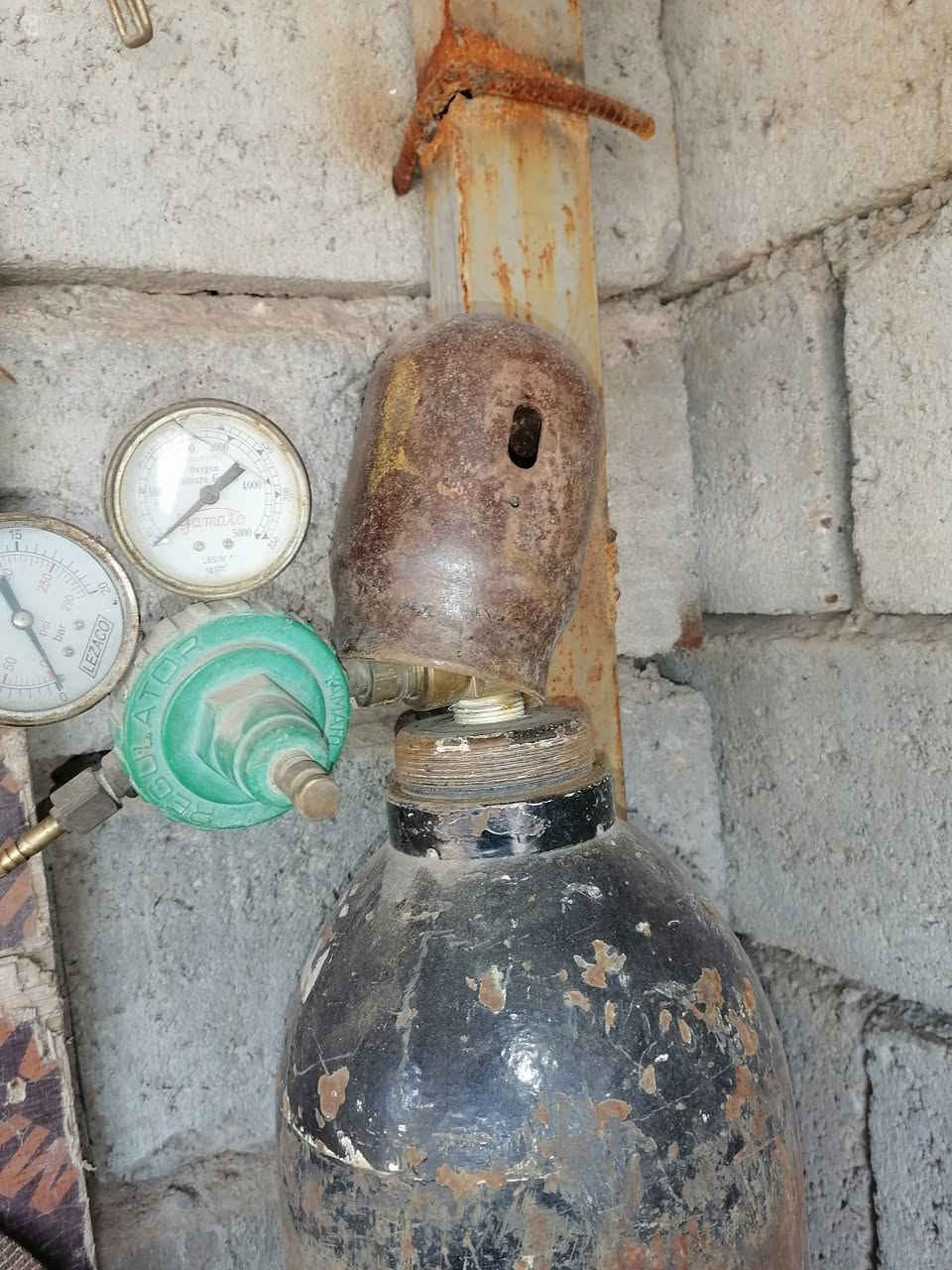 متاح عدا كسجين معا صوندا 20متر جديدا سعر 350رقم ***********
