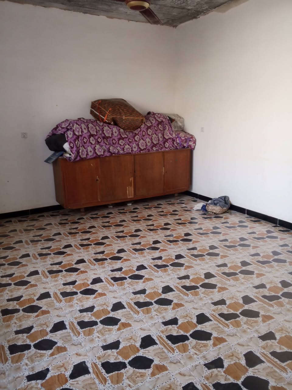 للايجار
دار سكني حي حي صلاح الدين خلف الملعب
٣ غرف نوم ملحقات كامله
للاستفسار أكثر عل خاص او الاتصال *********** موجود وتساب
