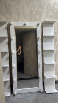 مرايه • رفوف • غرفة نوم